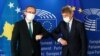Predsjednik Evropskog parlamenta David Sassoli i premijer Kosova  Avdullah Hoti tokom sastanka u Briselu 10. 09. 2020.