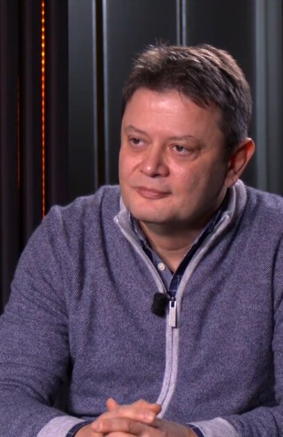 Той е богат но няма публична информация за неговия бизнес