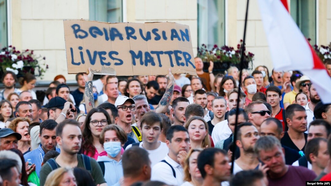 Imagine de la protestul desfășurat duminică, care a cuprins și marșuri în fața închisorilor unde au fost reținuți manifestanți și lideri ai opoziției, care acuză violențe și acte de tortură în detenție.