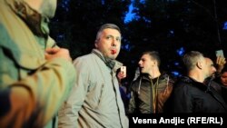 Lider pokreta Dveri Boško Obradović na antivladinom protestu ispred zgrade Predsedništva Srbije, 7. maj 2020.