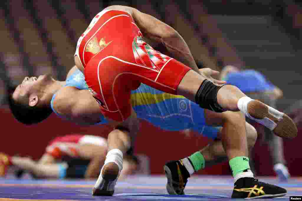 با ادامه بازی&zwnj;های آسیایی و طلای محمدعلی گرایی، ایران در جدول رده&zwnj;بندی&zwnj;ها اندونزی را جا گذاشت و به رتبه چهارم رسید. پس از گرایی&nbsp;حسین نوری، کاروان ورزش ایران را روز چهارشنبه هفت طلایی کرد. &nbsp;