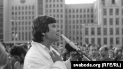 Вера Церлюкевіч на мітынгу супраць КГЧП, жнівень 1991
