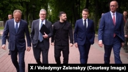 Кой изпраща войски в Украйна