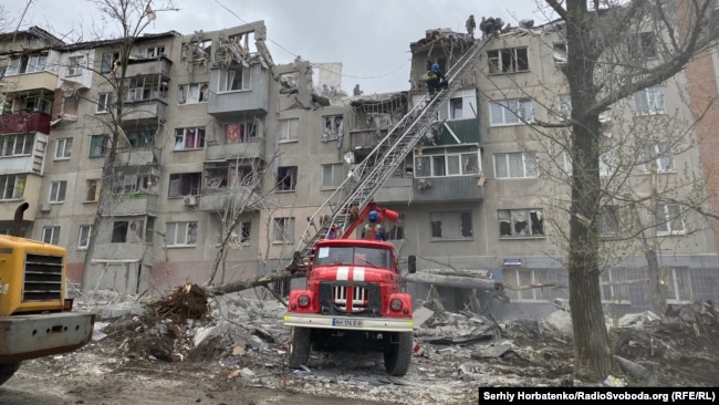 Наслідки ракетного удару по Слов' янську 14 квітня 2023 року; 10 загиблих, 24 поранених цивільних жителів