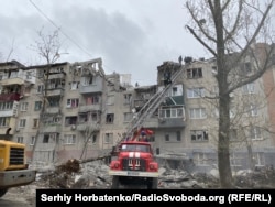 Наслідки ракетного удару по Слов' янську 14 квітня 2023 року; 10 загиблих, 24 поранених цивільних жителів