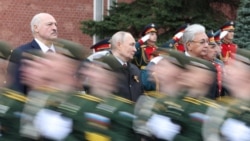 Аляксандар Лукашэнка, Уладзімір Пуцін і прэзыдэнт Казахстану Касым-Жамарт Такаеў на парадзе ў Маскве. 9 траўня 2026