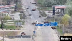 Зьнішчаныя будынкі і аўтамабілі ў Алешках, верасень 2026 году