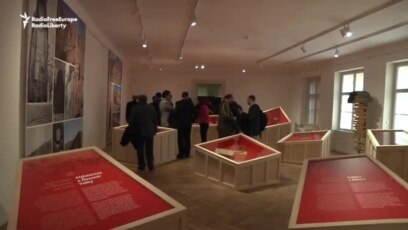 Pre-Islamic Afghan Artifacts Go On Display In Prague