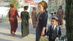 Aşgabat: Çagalaryň mekdep lagerleri ‘pes derejede gurnalýar’