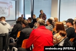 Заля на сустрэчы была запоўненая цалкам