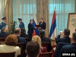 Ambasadori rus në Bosnje dhe Hercegovinë, Igor Kalabuhov, i ndau medaljen "Pushkin" ministrit të Punëve të Brendshme të Republikës Sërpska, Zhelko Budimir.