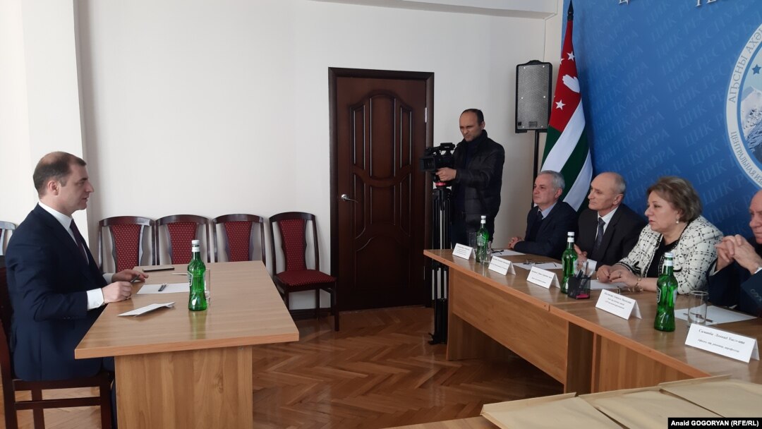 Даже не говорящим на абхазском было понятно, что Адгур Ардзинба свободно говорит на родном языке