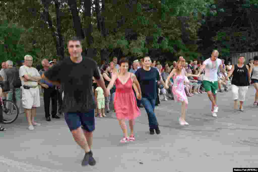 Varna, Bulgaria 2016: hora din parcul mării