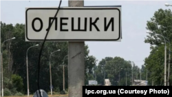 За даними Офісу омбудсмана, евакуації потребують близько 6 тисяч дорослих та приблизно 200 українських дітей