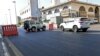 Полиция Саудовской Аравии перекрыла дорогу к немусульманскому кладбищу, Джидда, 11 ноября 2020 года 