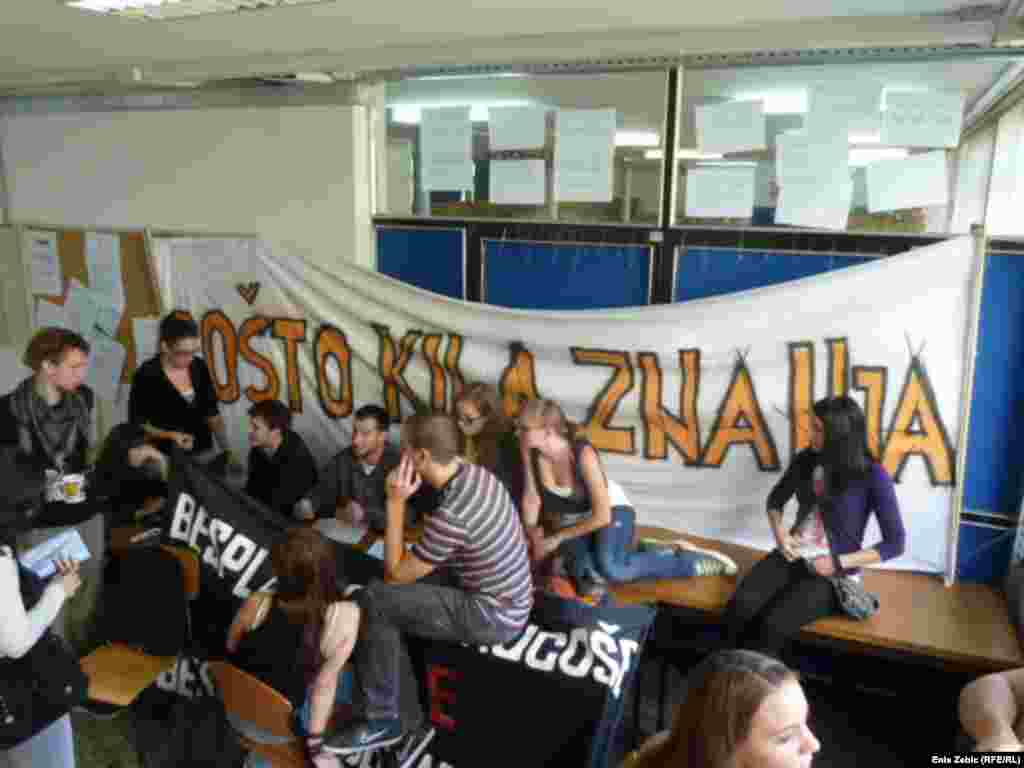Hrvatska - Studentski protesti na Filozofskom fakultetu u Zagrebu, 05.10.2011. Foto: RSE / Enis Zebić   