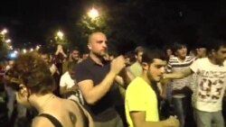 Armeni: Festë dhe protesta