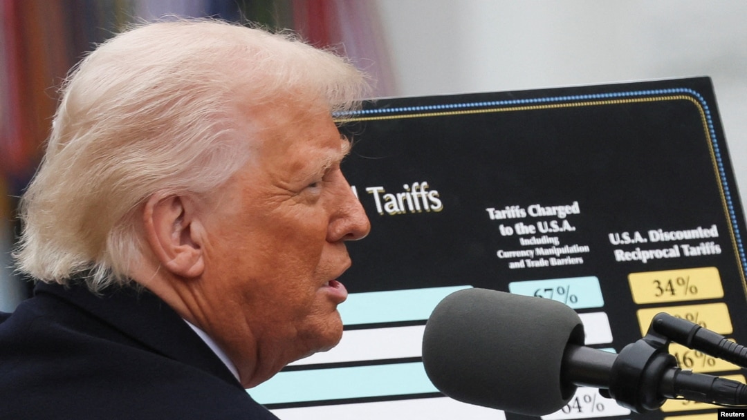 Tarifele anunțate de președintele american Donald Trump, pe 2 aprilie, vizează aproape toate țările. România a fost pusă la pachet cu celelalte țări UE, pentru care administrația americană a calculat un tarif de 20% pentru toate produsele.