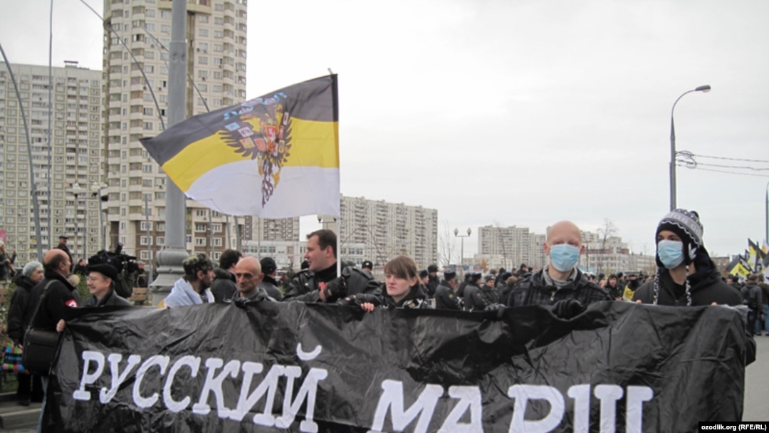 Во-первых, «Русский марш» - это праздничное шоу националистов - был самым масштабным за последние семь лет