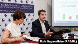 Исследование, результаты которого были обнародованы сегодня, НПО «Международная прозрачность – Грузия» провела в марте этого года: было опрошено 2032 человека по всей стране