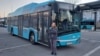 Щодня українка возить пасажирів за різними маршрутами