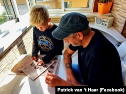 Патрік з хлопчиком