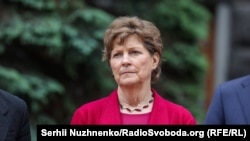 «Ми ухвалили санкції минулого року і сподіваємось ухвалити додаткові санкції цього року», – заявила американська сенаторка-демократка Джин Шахін