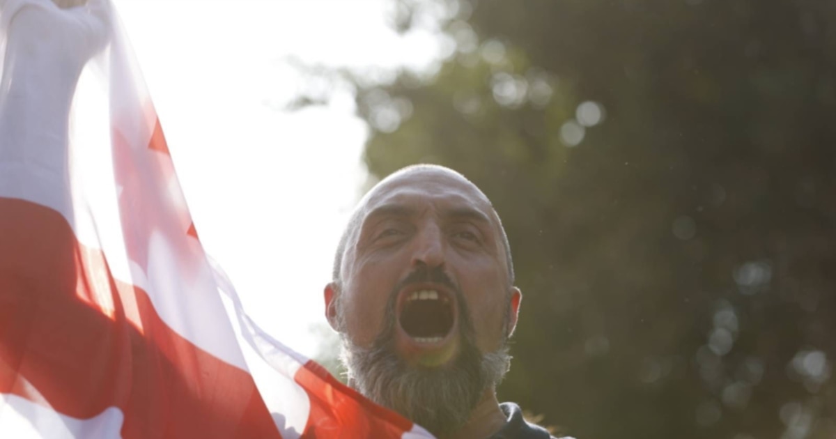 ექიმი გიორგი ახობაძე აცხადებს, რომ ფიზიკურად გაუსწორდნენ