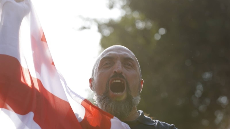 ექიმი გიორგი ახობაძე აცხადებს, რომ ფიზიკურად გაუსწორდნენ