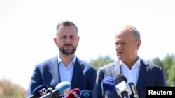 Туск и министр обороны