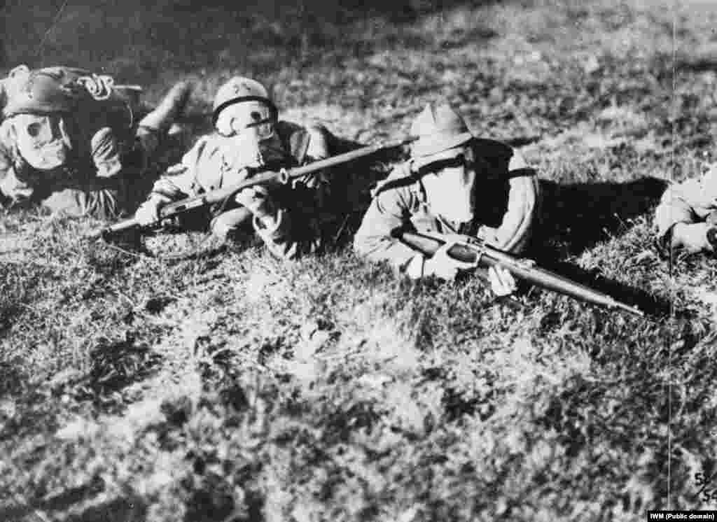 Italian &quot;Arditi&quot; or shock troops wearing gas masks.