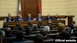 Armenia -- President Serzh Sarkisian chairs a meeting of the governing body of the ruling Republican Party in Yerevan, 12Feb2015.