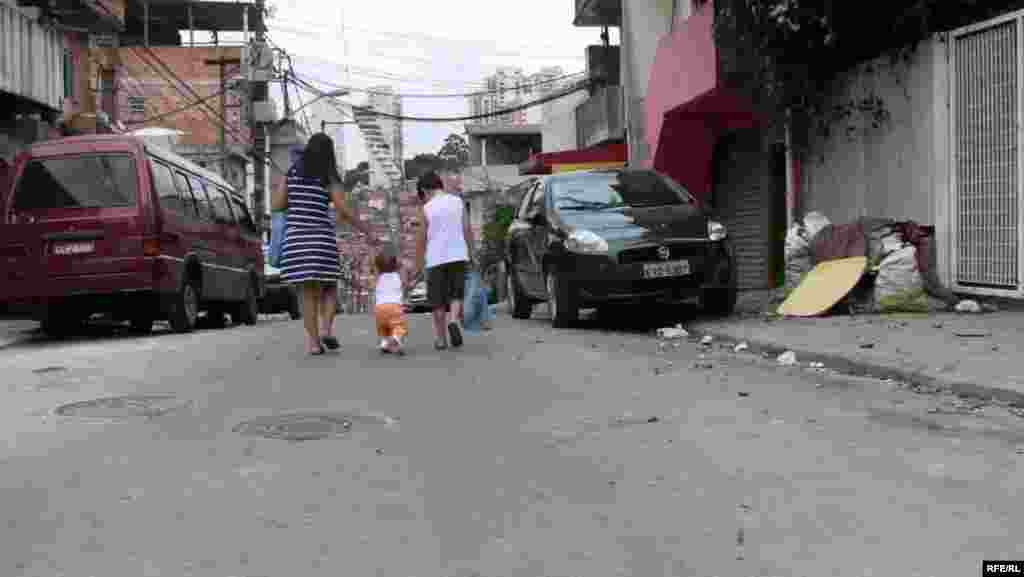 Paraisapolis Community Program #48