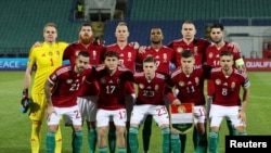 Фудбалерите на Унгарија позираа за групна фотографија пред натпреварот