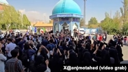 Students at Tehran's Allameh Tabatabaei University protested against the hijab law on September 28. (UGC video grab from X@anjmotahed)