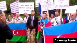 Hollandiyada yaşayan azərbaycanlıların İran səfirliyi qarşısında etiraz aksiyası