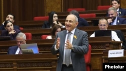 Armenia - Prime Minister Nikol Pashinian arrives for his government's question-and-answer session in parliament, Yerevan, October 7, 2026.