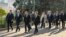 31 octombrie 2025. Echipa premierului desemnat Alexandru Munteanu (al doilea din stânga) pleacă spre Parlament pentru a primi votul de încredere al legislativului de la Chișinău