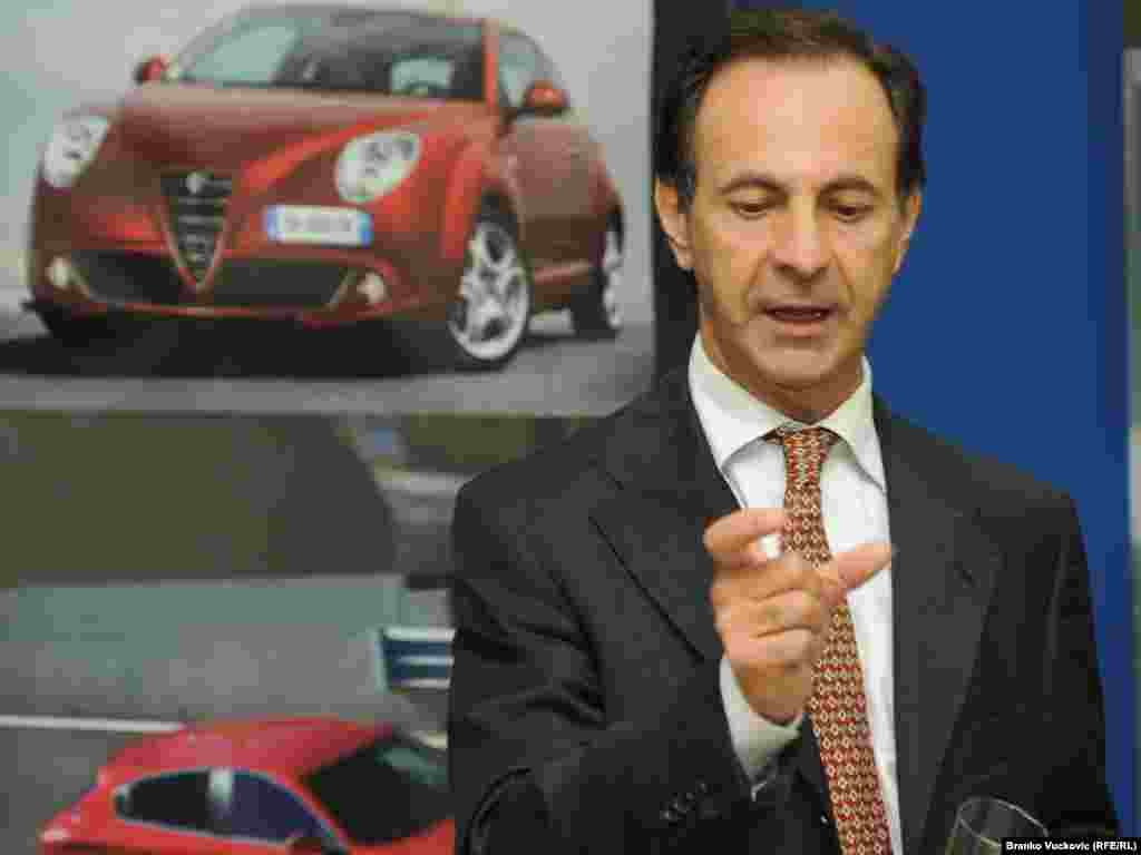 Srbija - Antonio Cesare Ferrara, direktor Fiat automobila Srbije najavio je nove modela auta u decembru, 21.09.2011. Foto: RSE / Branko Vučković 