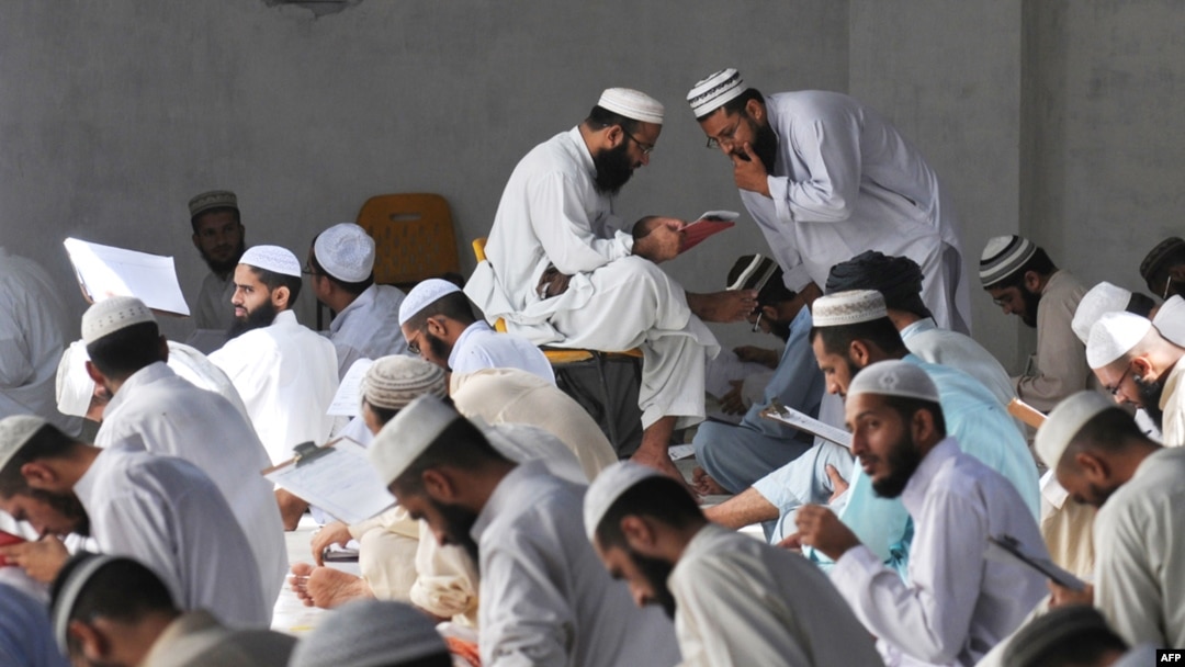 Pakistani Islamic scholars have issued a fatwa saying it is illegitimate to refer to the United States as a "superpower."
