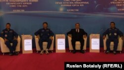 Назарбоев бо кайҳоннавардон, Остона, 12 сентябр