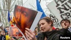 La un protest la Chișinău împotriva anexării Crimeei de către Rusia