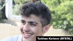 Azerbaijan blogger Mehman Huseynov (file photo)