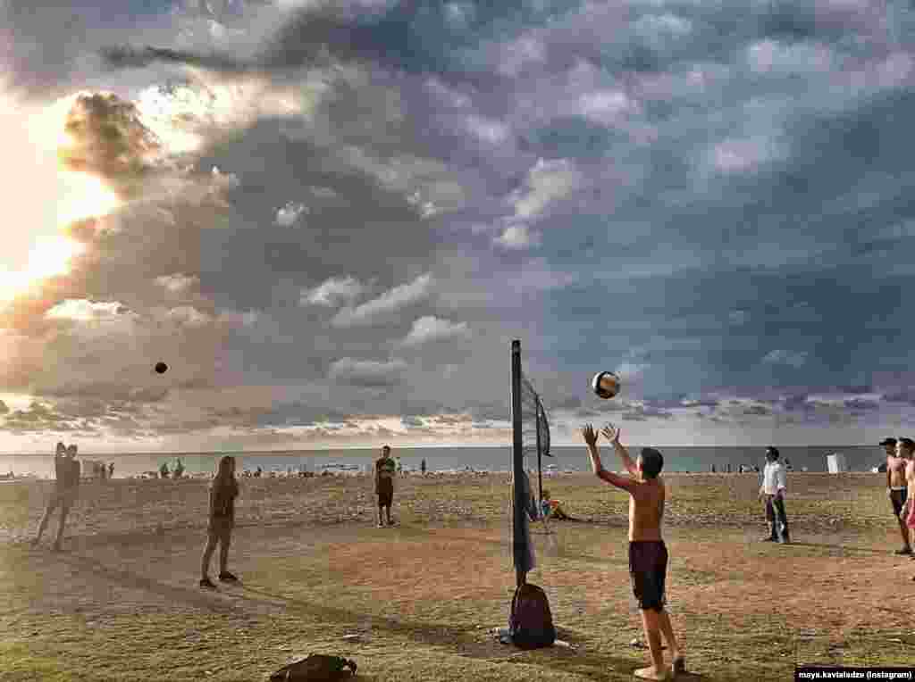 maya.kavteladze-ის სხვა ფოტოები ნახეთ მის ინსტაგრამის არხზე