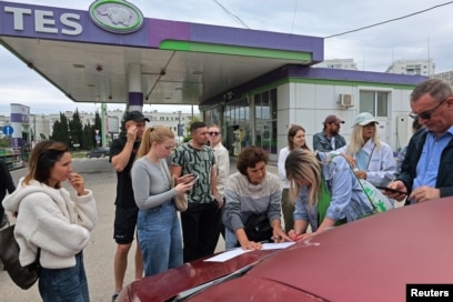 Sun. Sea. Sand. No Gasoline. There's A Major Problem This Tourist Season In  Russian-Occupied Crimea.