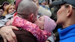 Украински затвореници се вратија дома по години поминати во руски притвор