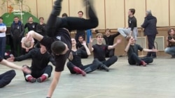 Український та грузинський танцювальні ансамблі позмагалися на київському майданчику (відео)
