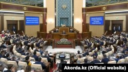 Президент Казахстана Касым-Жомарт Токаев выступает с «посланием народу» в парламенте. Нур-Султан, 1 сентября 2021 года