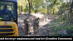 «Дуже просимо зголошуватись рідних жертв із села Ласків, щоб можна було ідентифікувати віднайдені останки»
