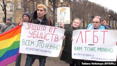 Soqolini olgan odam ofitsiantni sikdi Ryazandagi shaxsiy porno fotosuratlar